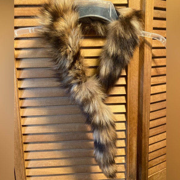 Saks Fifth Avenue Brown and Tan Genuine Fox Fur Wrap/Collar with Velcro Closure - Picture 1 of 12